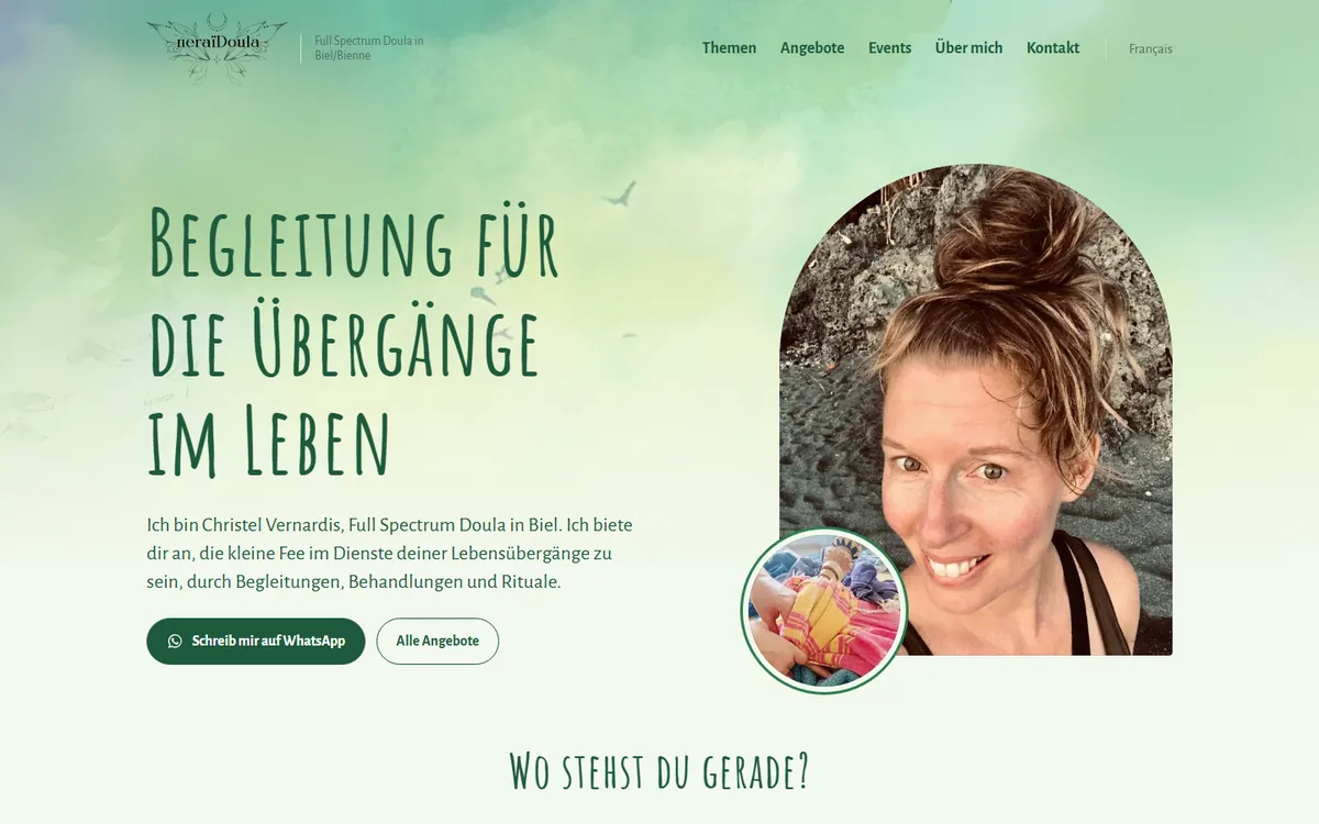 Startseite von neraïDoula am Computer